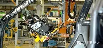 保時捷工廠生產(chǎn)汽車現(xiàn)場視頻,太精彩了 看看他們怎樣制造跑車